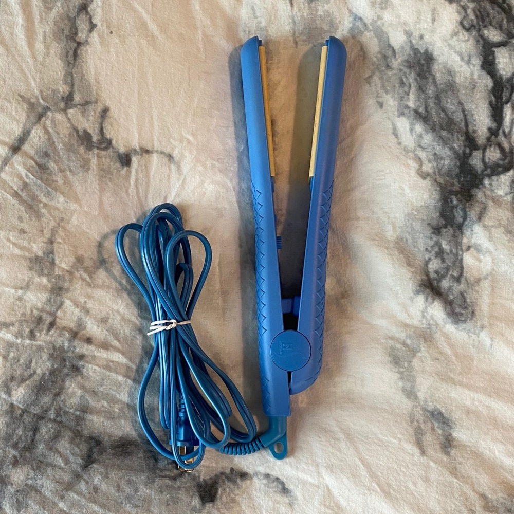 Herstyler Hair Straightener/Flat Iron - Baby Blue